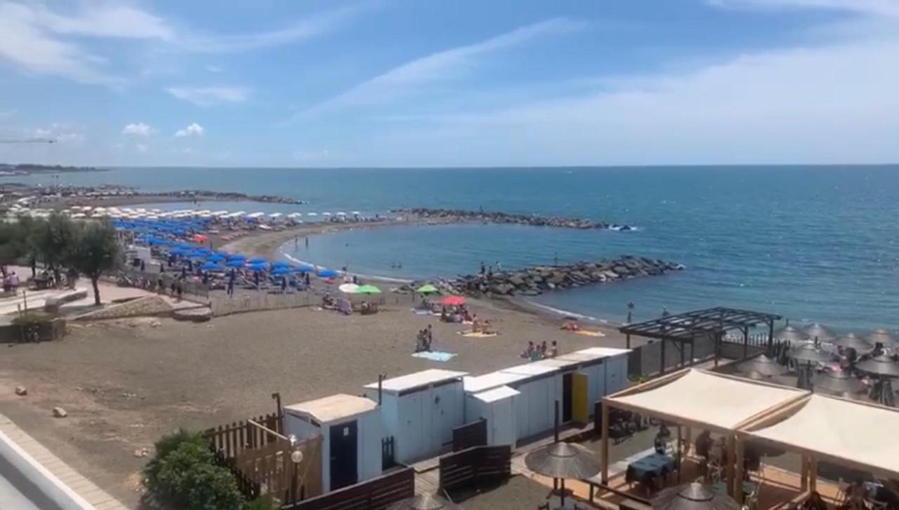 Roma Meraviglioso Attico Sul Mare Ladispoli Exteriör bild